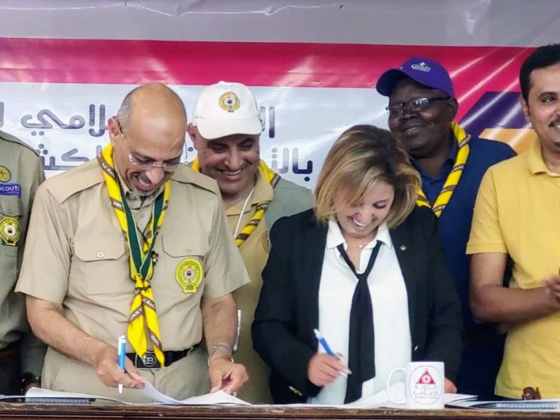 رئيس الاتحاد العربي لرواد الكشافة والمرشدات يكرم الفائزين بمسابقة المنديل الكشفى